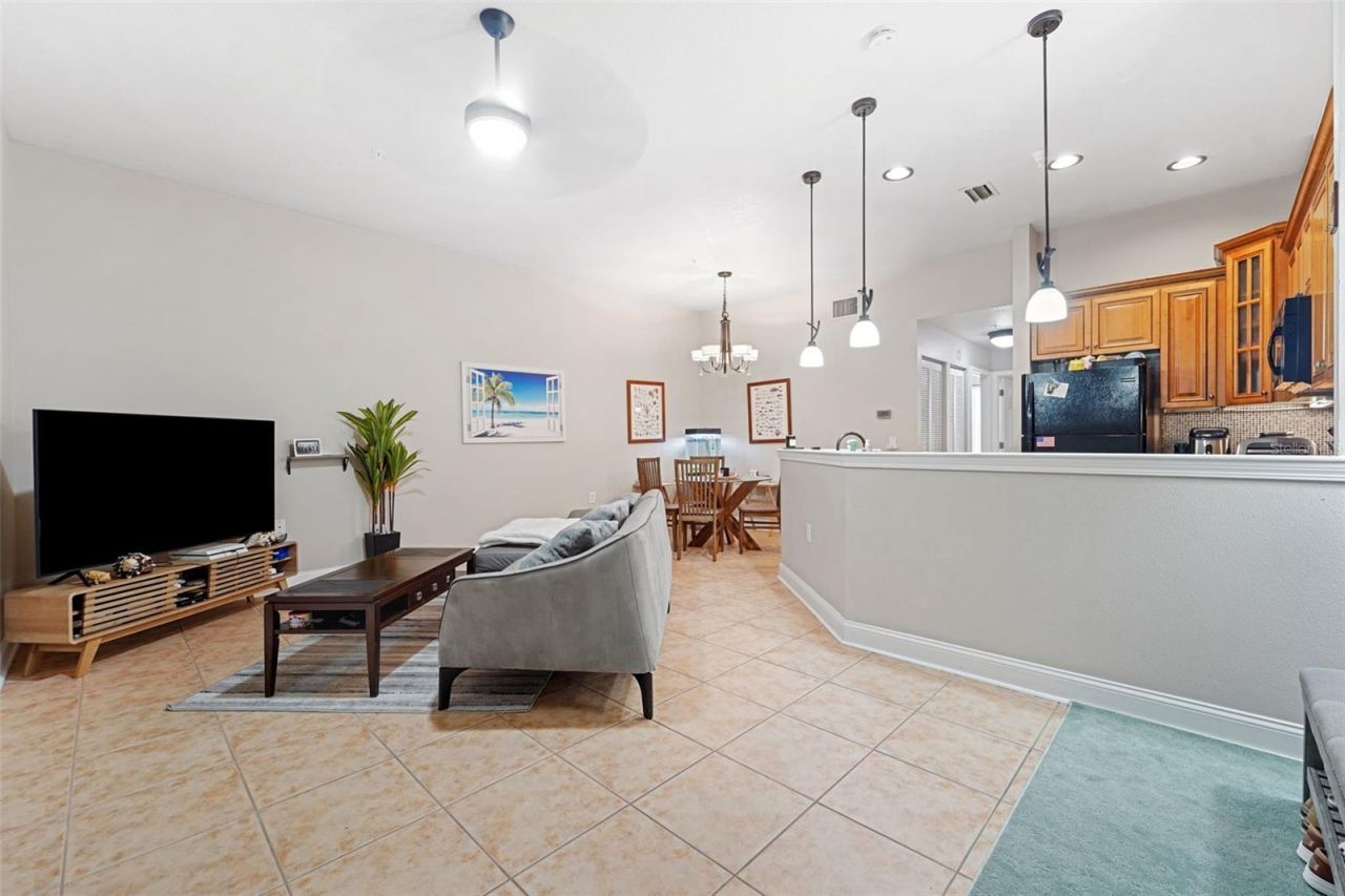 701 Mirror Lake Drive N, Unit 120, Saint Petersburg, FL 33701 Photo