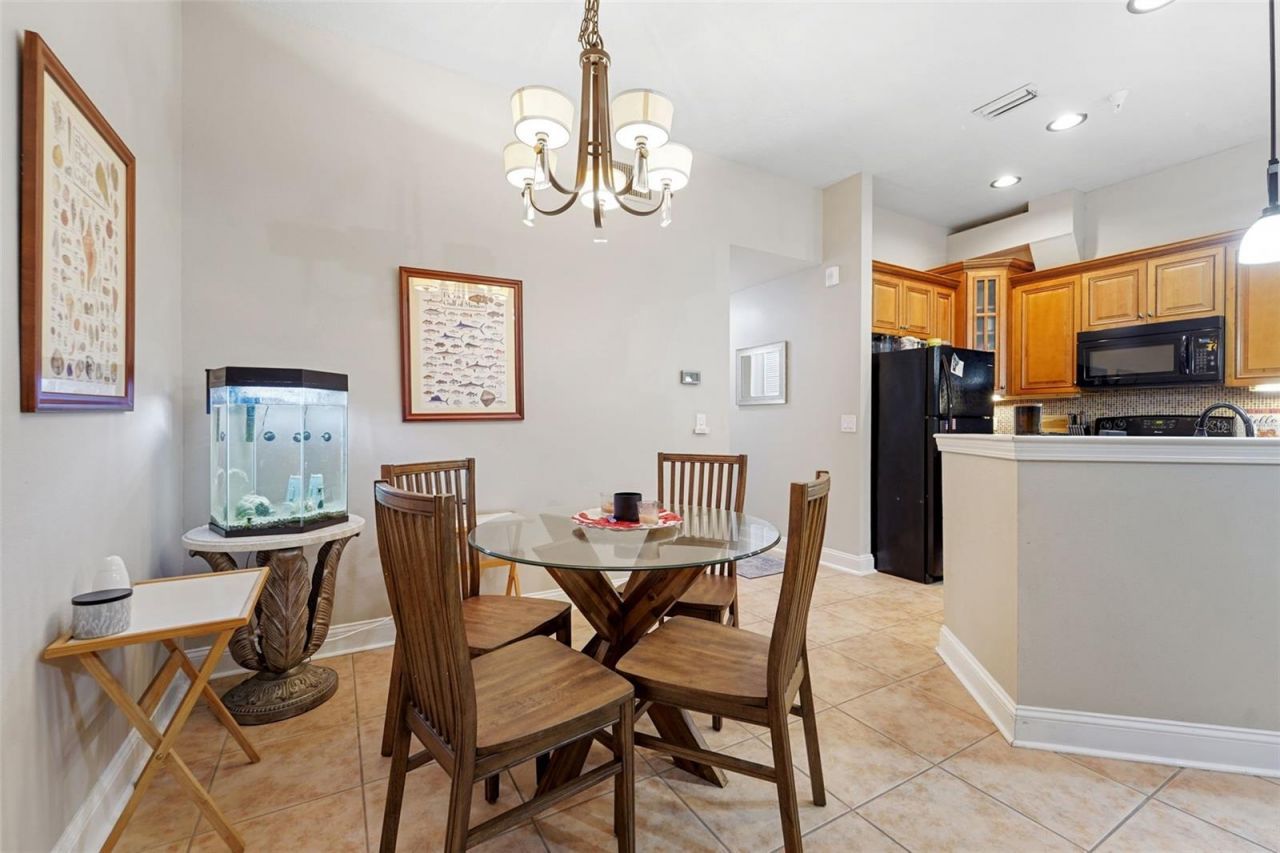 701 Mirror Lake Drive N, Unit 120, Saint Petersburg, FL 33701 Photo