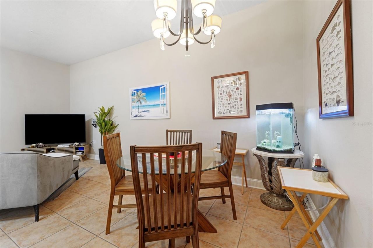 701 Mirror Lake Drive N, Unit 120, Saint Petersburg, FL 33701 Photo