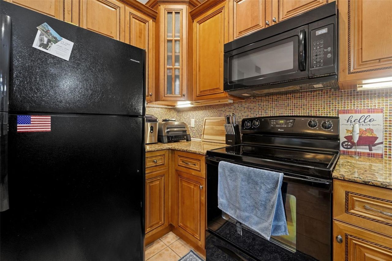 701 Mirror Lake Drive N, Unit 120, Saint Petersburg, FL 33701 Photo