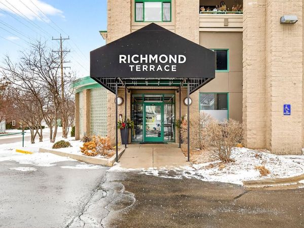 400 N RICHMOND STREET, Unit 328, Appleton, WI 54911