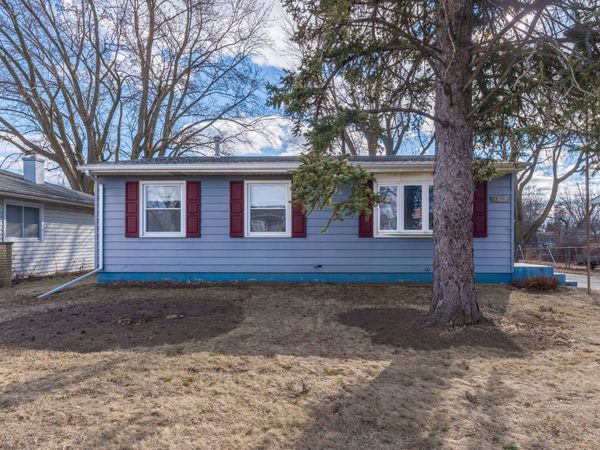 2827 W 13th Street, Davenport, IA 52804