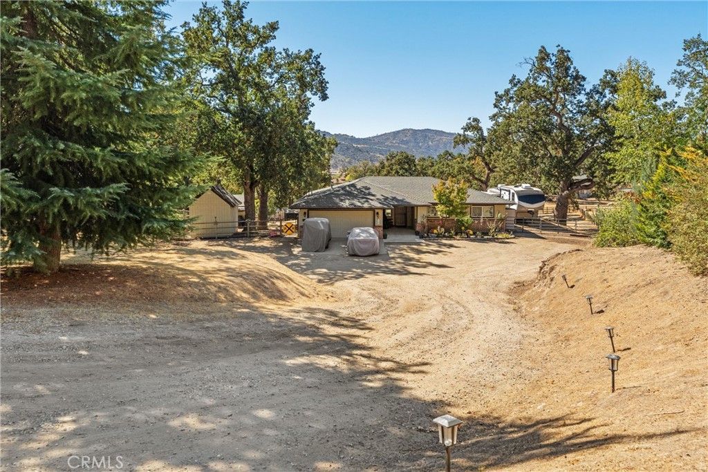 24351 Willow Pass Drive, Tehachapi, CA 93561 Main Photo