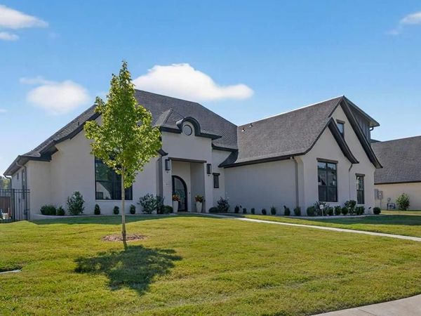 1572 Maple Circle, Tyler, TX 75703