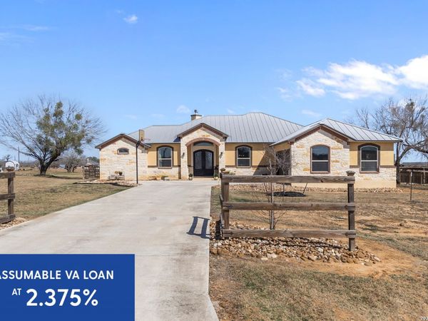 109 Colibro Creek, La Vernia, TX 78121