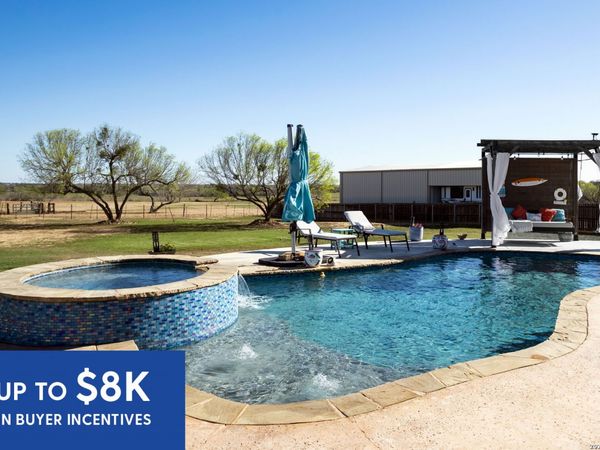 109 Colibro Creek, La Vernia, TX 78121