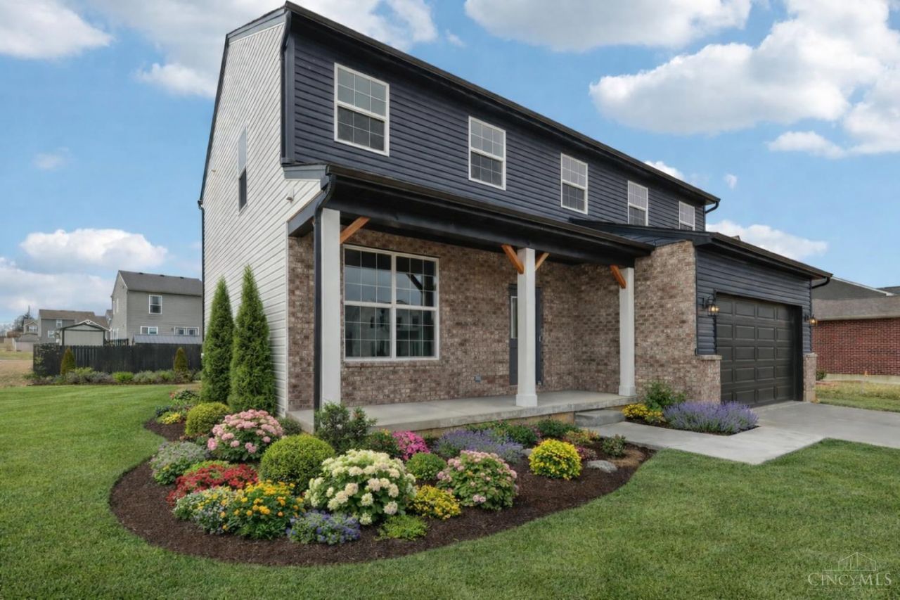 708 W Arlington Drive, Trenton, OH 45067 Main Photo