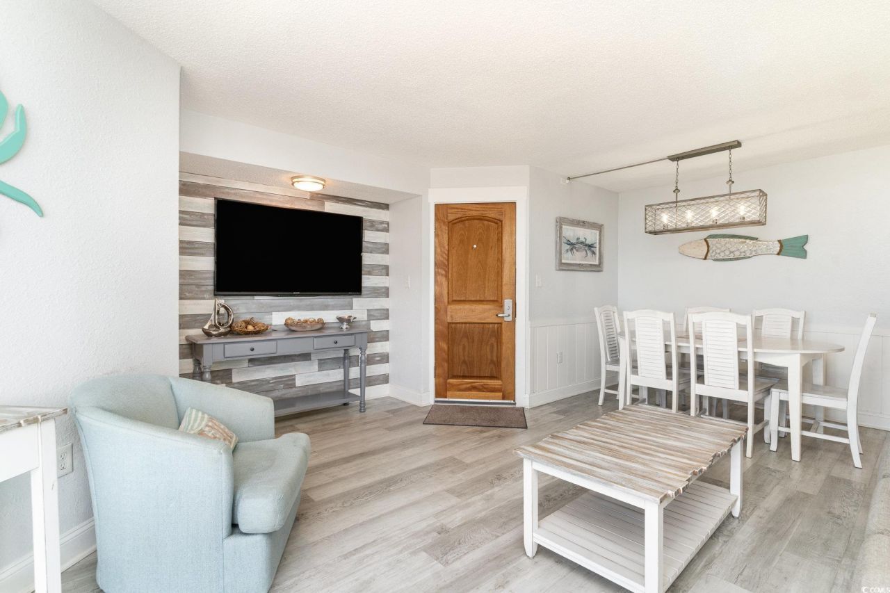 9550 Shore Dr.  Photo 4