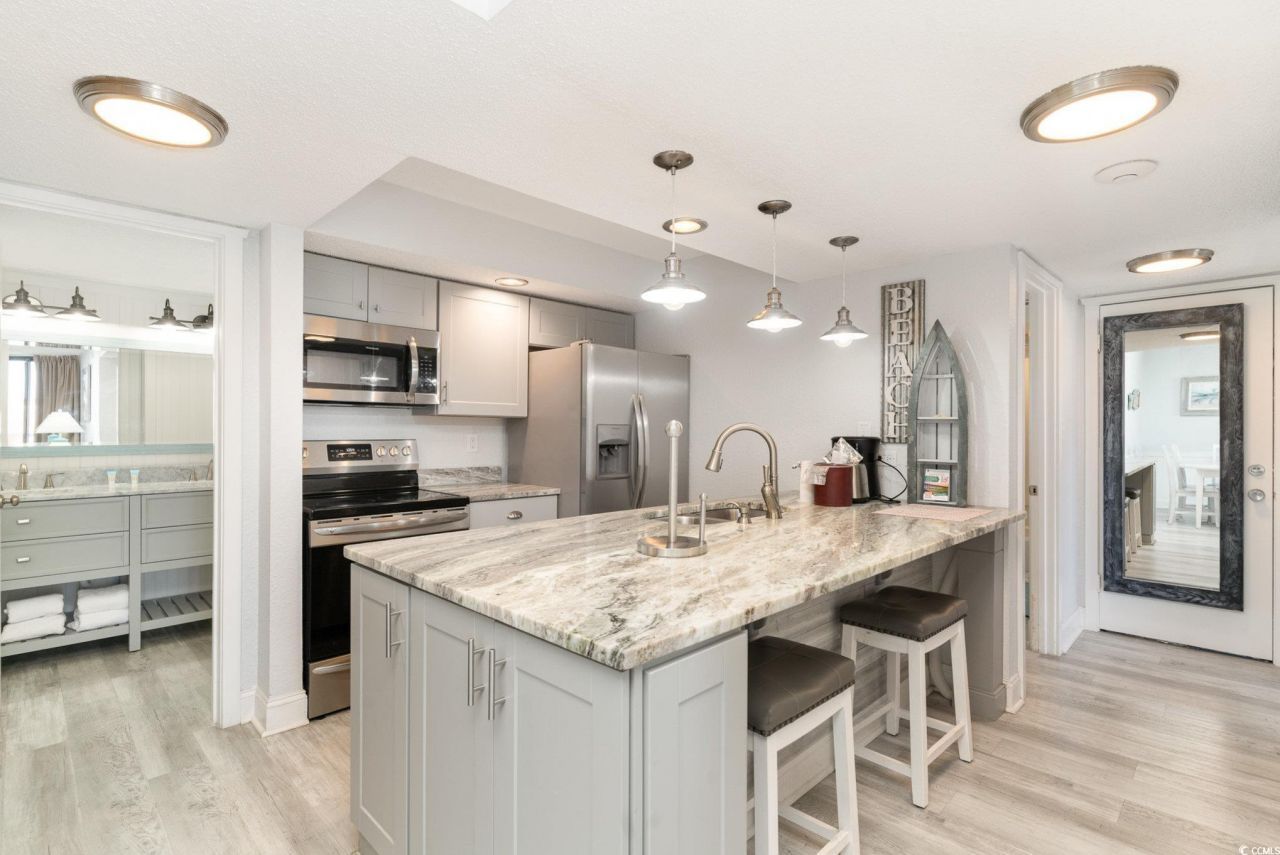 9550 Shore Dr.  Photo 8