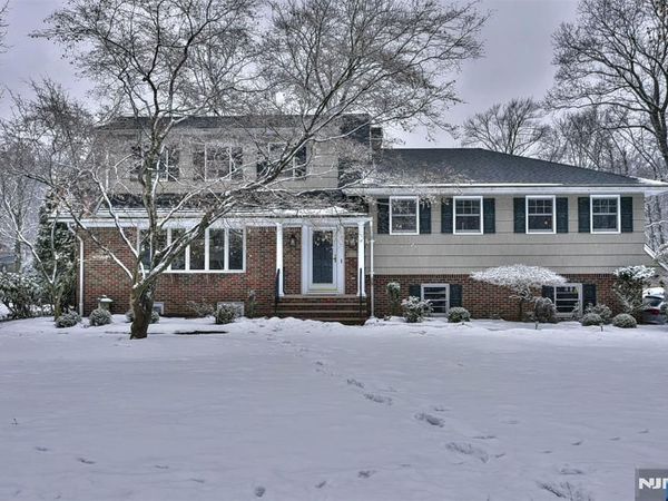 339 Kay Lane, WYCKOFF, NJ 07481