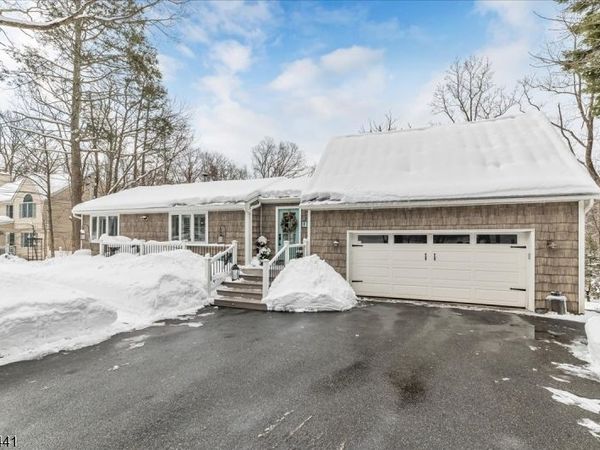 87 Fairlawn Dr, West Milford, NJ 07421