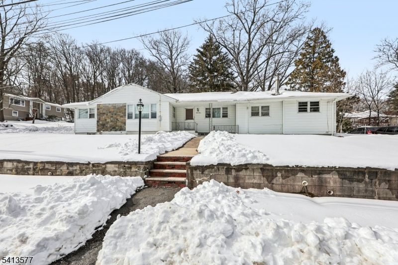 33 Lotz St, North Haledon, NJ 07508 Main Photo