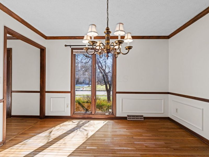 1096 Woodman Drive, Columbus, OH 43085 Photo 11