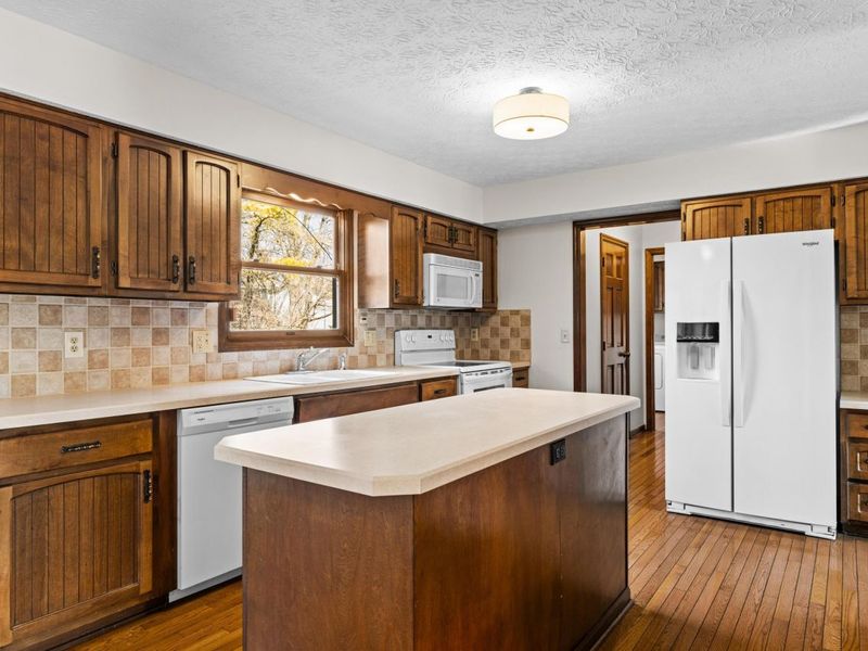 1096 Woodman Drive, Columbus, OH 43085 Photo 25