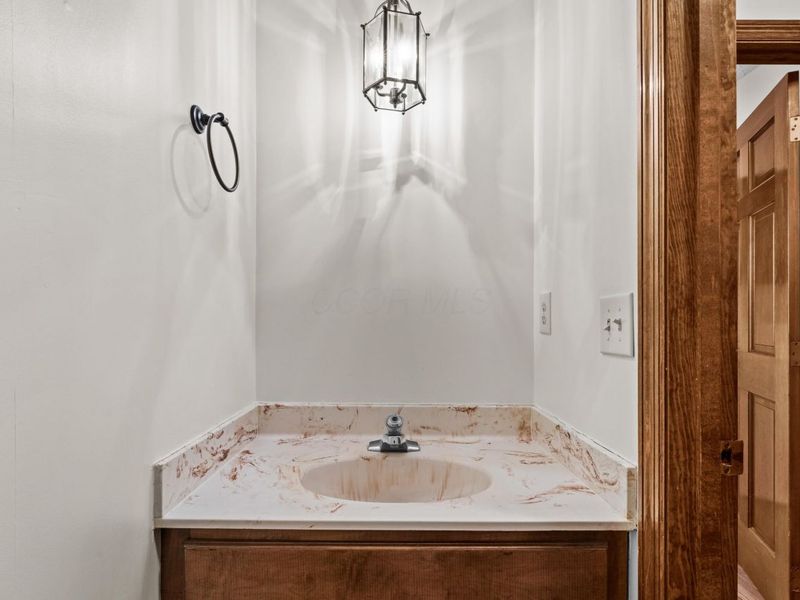 1096 Woodman Drive, Columbus, OH 43085 Photo 31