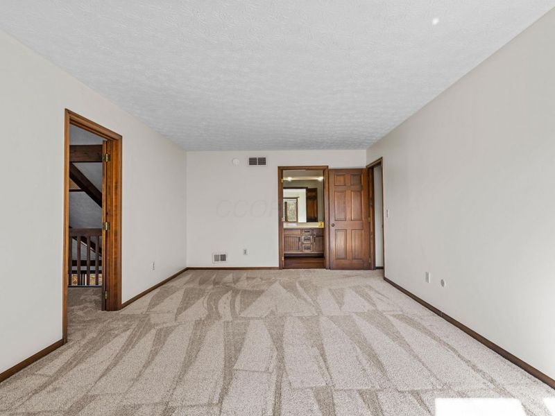 1096 Woodman Drive, Columbus, OH 43085 Photo 36