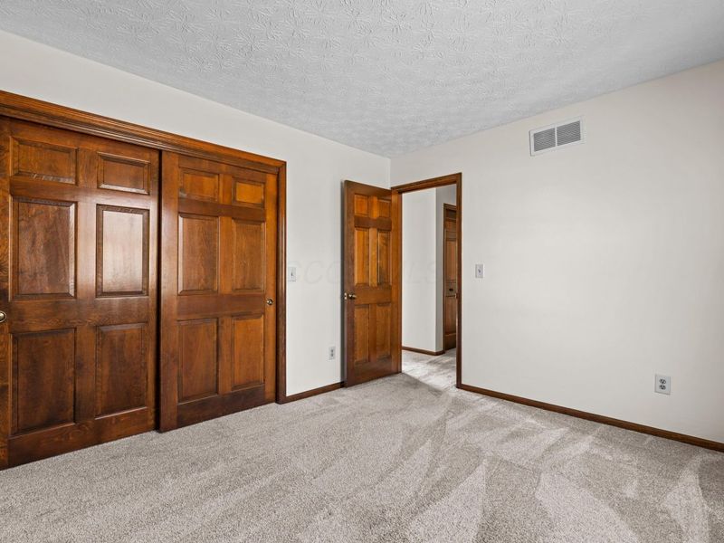 1096 Woodman Drive, Columbus, OH 43085 Photo 42