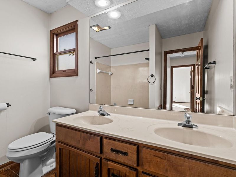 1096 Woodman Drive, Columbus, OH 43085 Photo 47