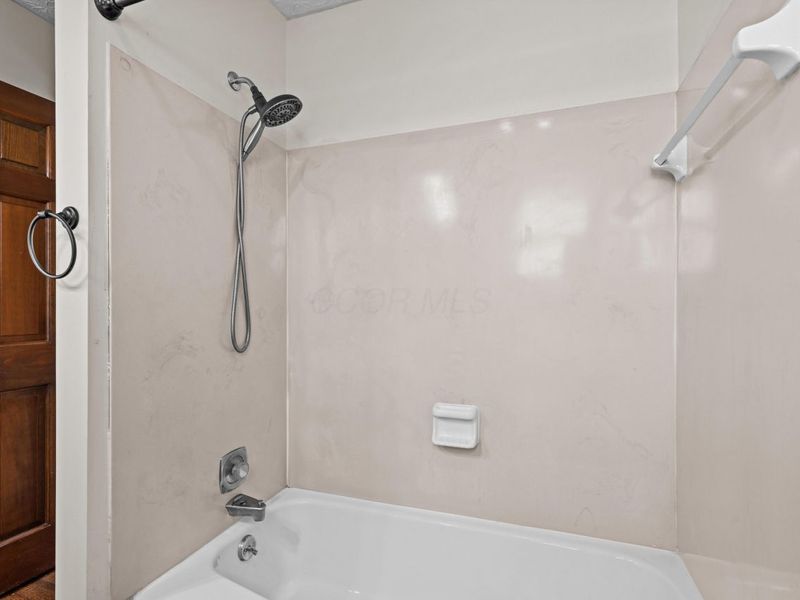 1096 Woodman Drive, Columbus, OH 43085 Photo 48