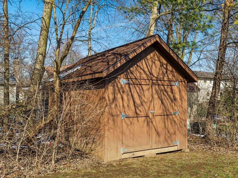 1096 Woodman Drive, Columbus, OH 43085 Photo 57