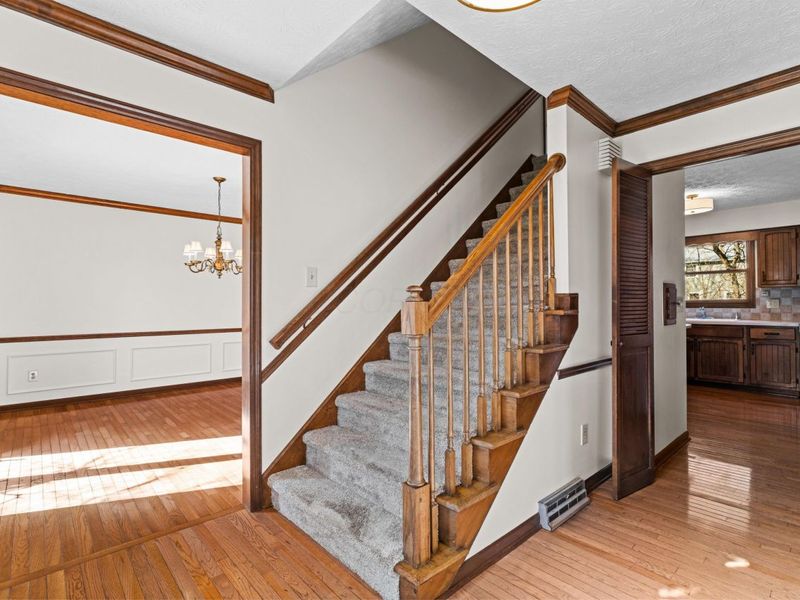 1096 Woodman Drive, Columbus, OH 43085 Photo 6