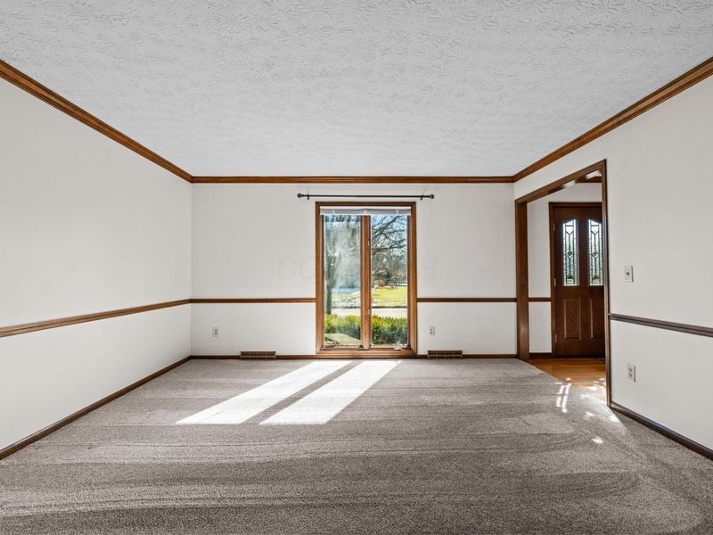 1096 Woodman Drive, Columbus, OH 43085 Photo 8