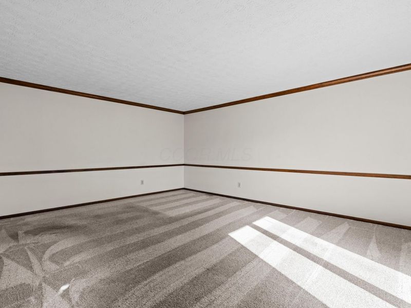 1096 Woodman Drive, Columbus, OH 43085 Photo 9