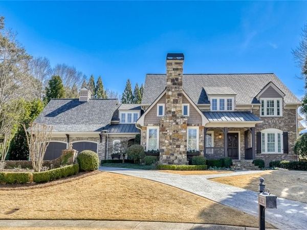 185 Trimble Crest Drive , Atlanta, GA 30342