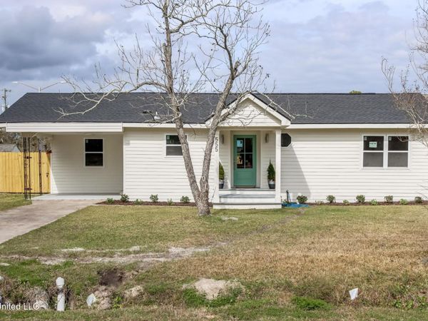 555 Saint John Street, Bay Saint Louis, MS 39520