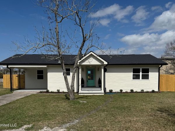 555 Saint John Street, Bay Saint Louis, MS 39520
