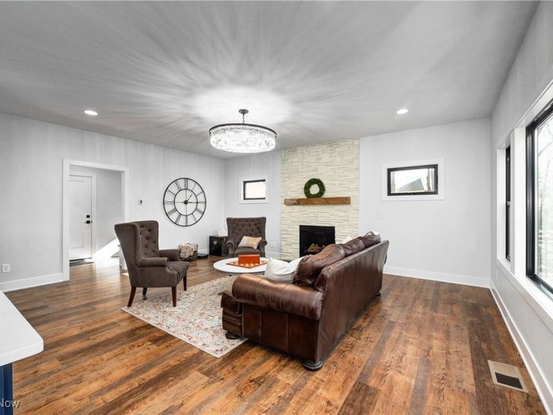 362 Oakmoor Avenue, Bay Village, OH 44140 Photo 2