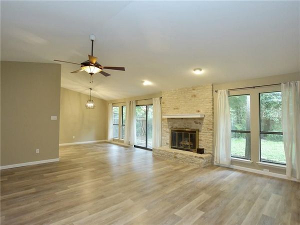 6206 Sun Vista DR, Austin, TX 78749