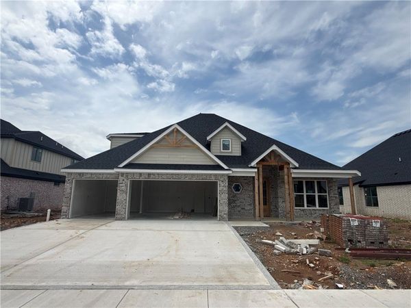 1121 Canyon Maple Street, Centerton, AR 72719