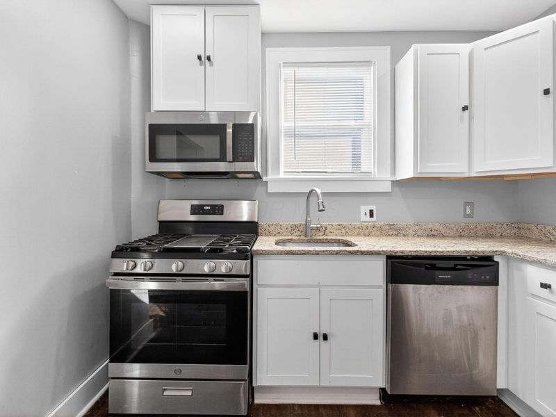 3288 E 5th Avenue, Columbus, OH 43219 Photo 6