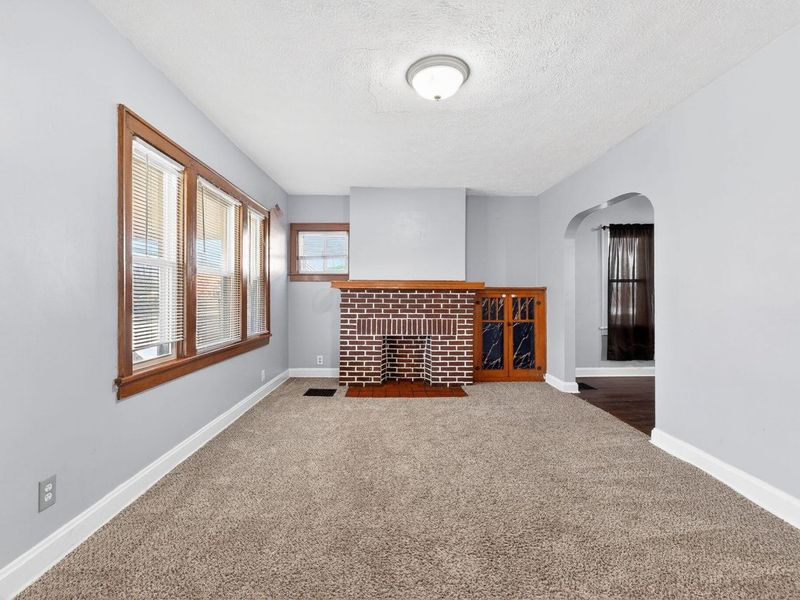 3288 E 5th Avenue, Columbus, OH 43219 Photo 9