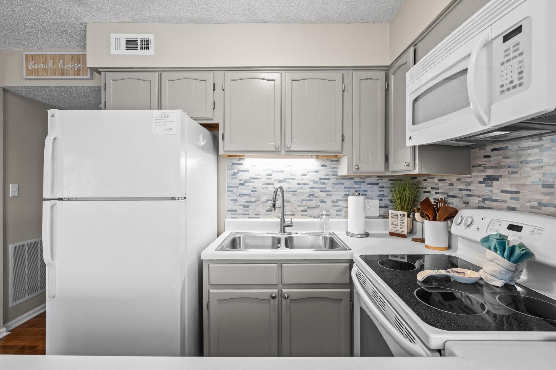 1500 Cenith Dr. Photo 15