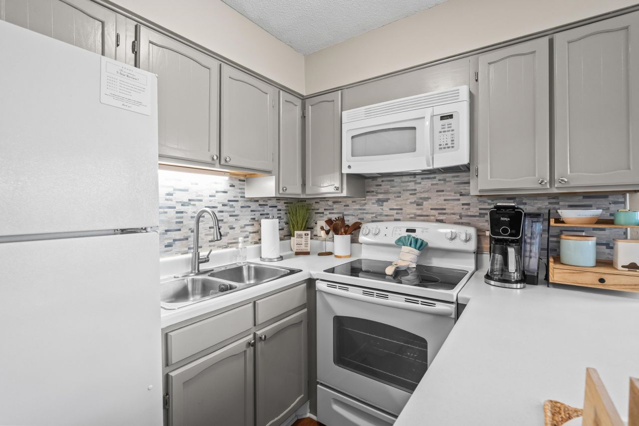 1500 Cenith Dr. Photo 22