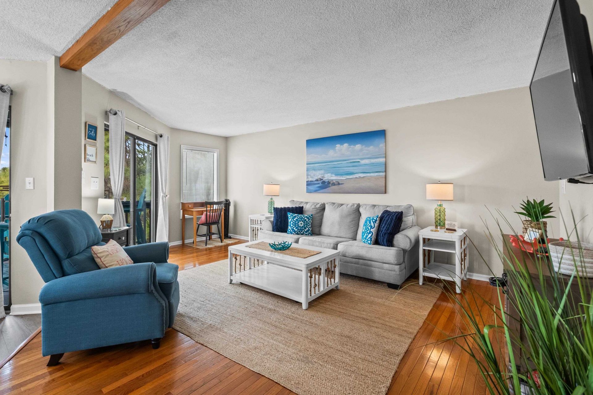 1500 Cenith Dr. Photo 8