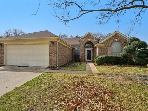 7213 Crabtree Lane, North Richland Hills, TX 76182