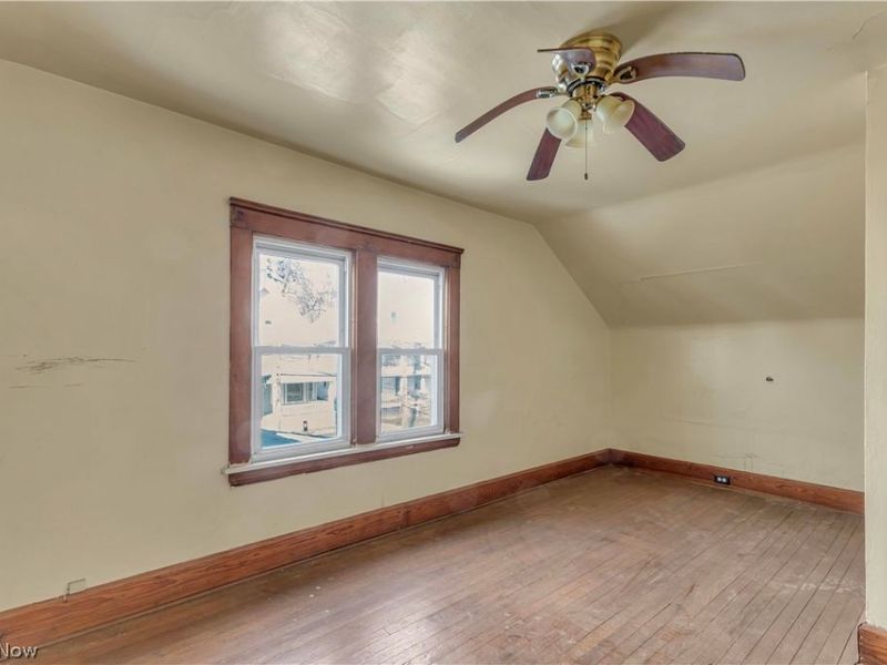 7424 Indiana Avenue, Cleveland, OH 44105 Photo 16