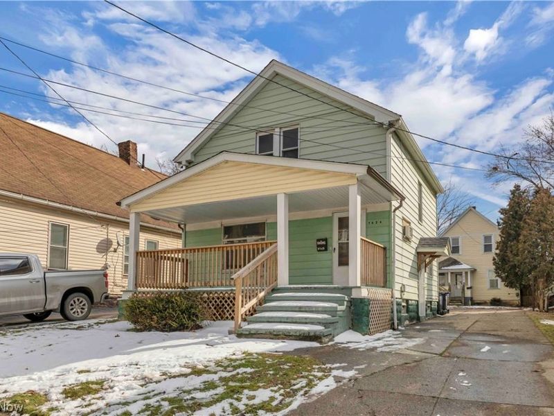 7424 Indiana Avenue, Cleveland, OH 44105 Photo 2