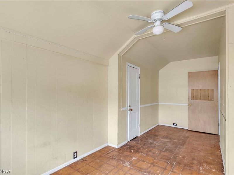 7424 Indiana Avenue, Cleveland, OH 44105 Photo 22