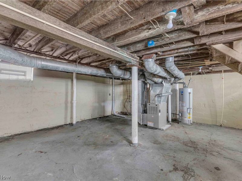 7424 Indiana Avenue, Cleveland, OH 44105 Photo 24