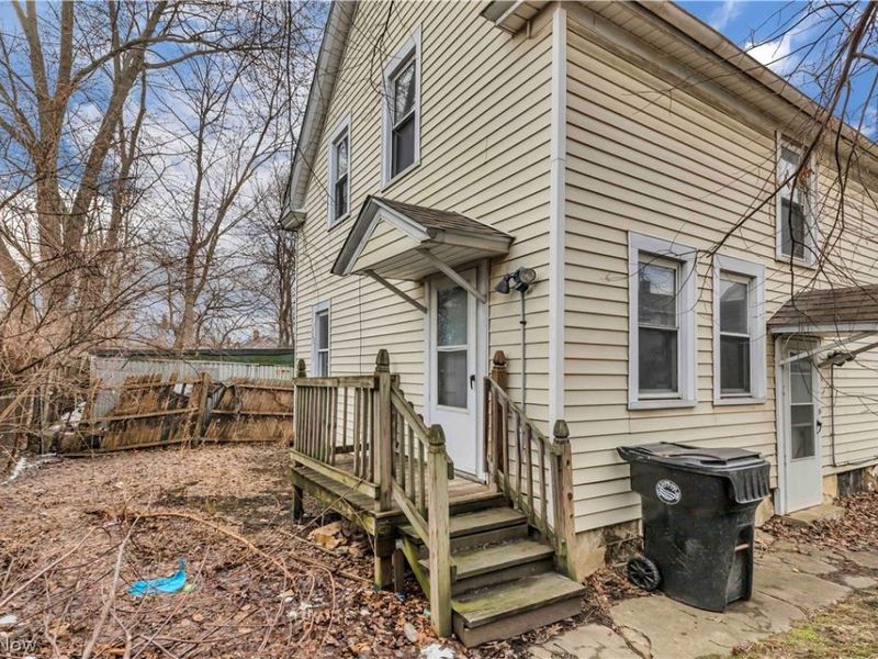 7424 Indiana Avenue, Cleveland, OH 44105 Photo 31