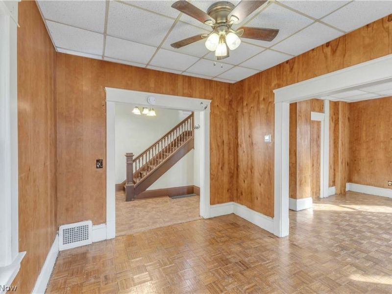 7424 Indiana Avenue, Cleveland, OH 44105 Photo 34