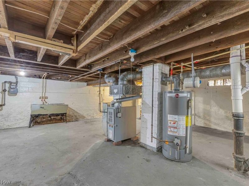 7424 Indiana Avenue, Cleveland, OH 44105 Photo 44