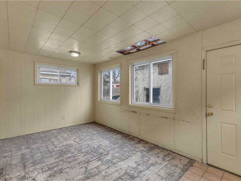 7424 Indiana Avenue, Cleveland, OH 44105 Photo 5