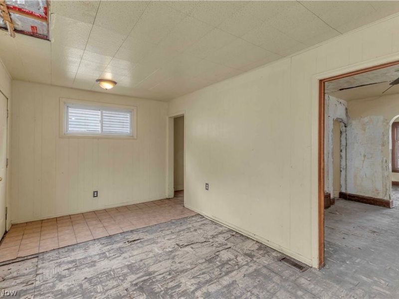 7424 Indiana Avenue, Cleveland, OH 44105 Photo 7