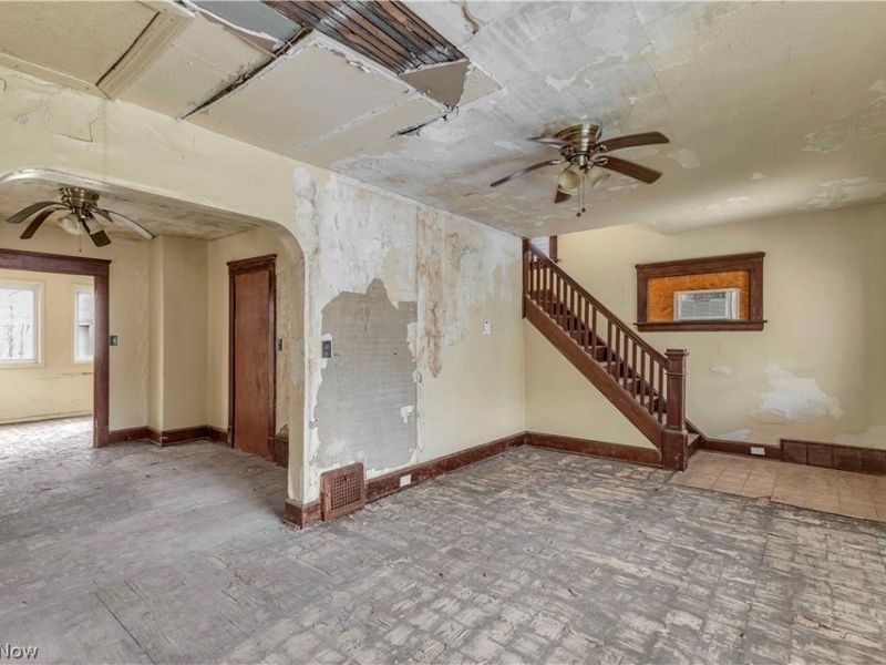 7424 Indiana Avenue, Cleveland, OH 44105 Photo 9