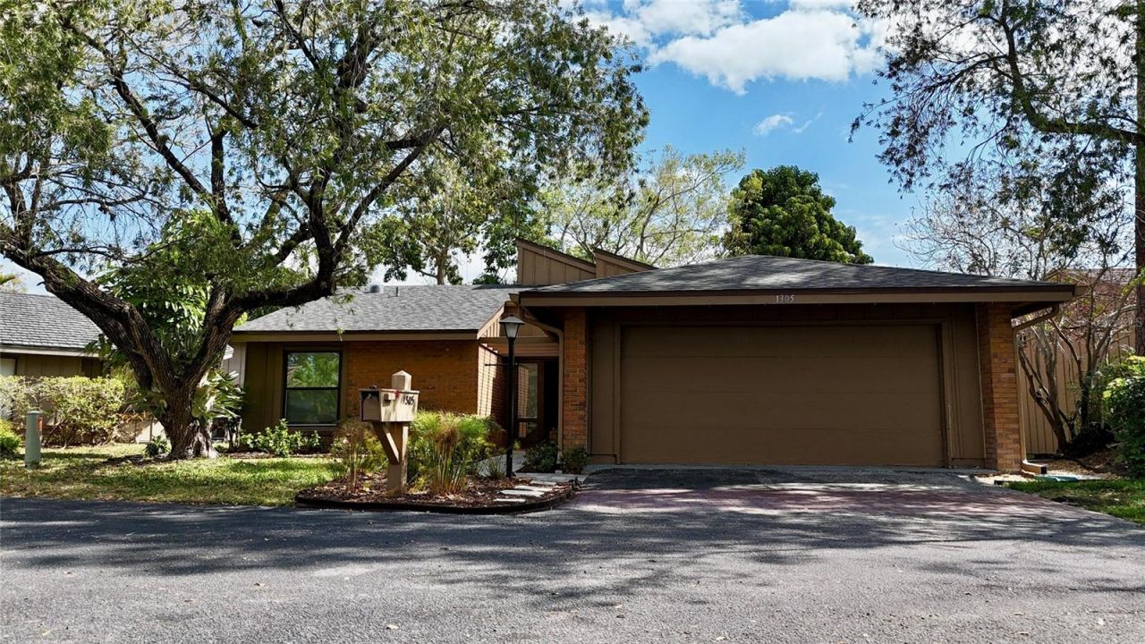 1305 Water Oak Way N, Bradenton, FL 34209 Photo